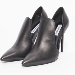 Steve Madden Black dance ankle boot, 4mm heel, s 7.5 . Leather. Used as new